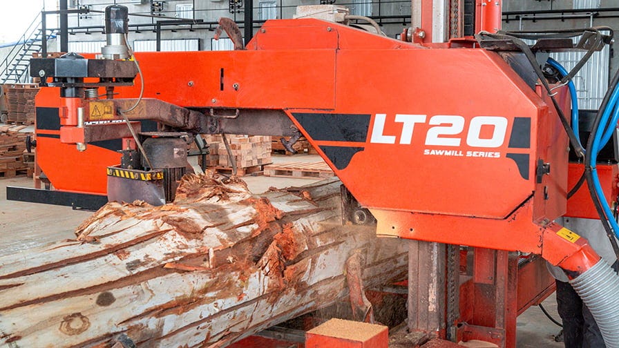 The LT20 has computer setworks and hydraulic log handing to minimize operator labour.